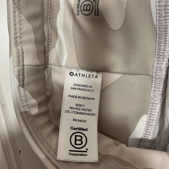 Athleta camo contender 7/8 tight legging - Picture 9 of 11